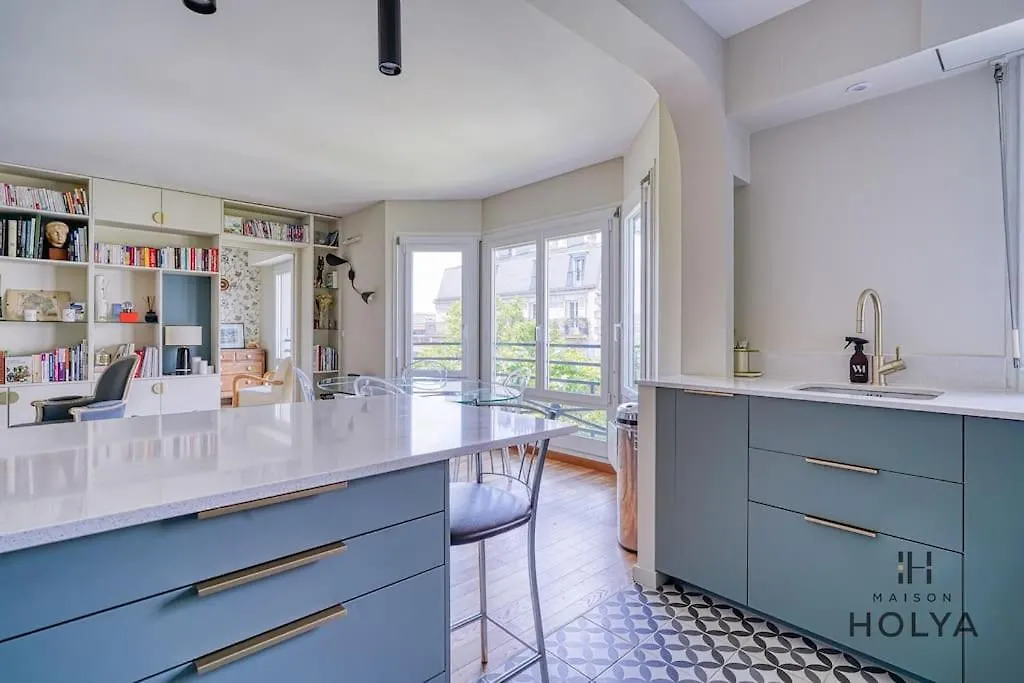 Le Retro - A Bastille - 170C Paris 0*,